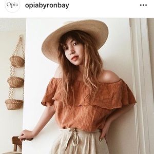 Opia Byron Bay linen top. Size L